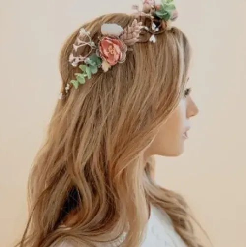 Accessoires* Trisa Celebride geschwungener Blumenkranz mit Blumen